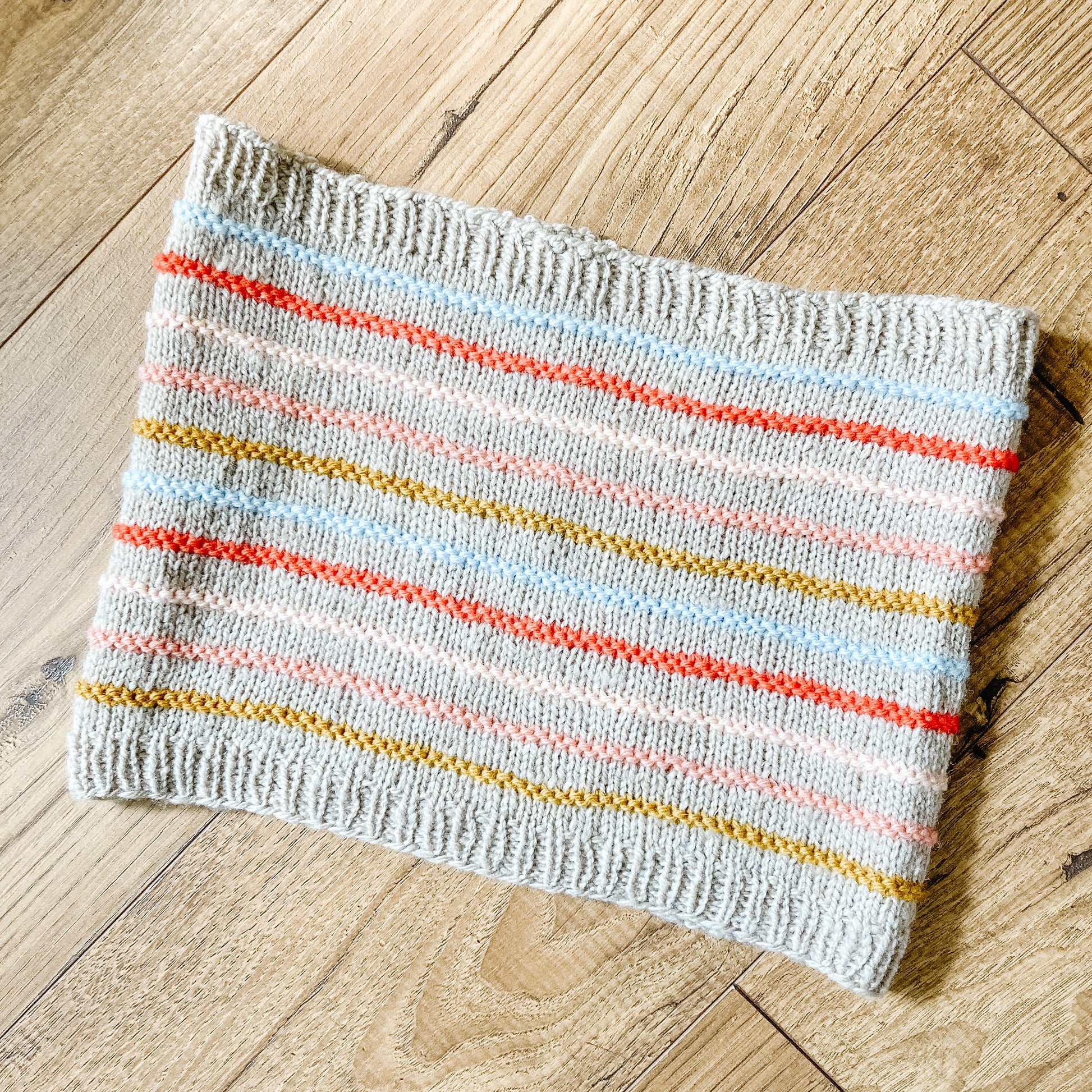 Stella Cowl // PDF Knitting Pattern - Red Sock Blue Sock Yarn Co
